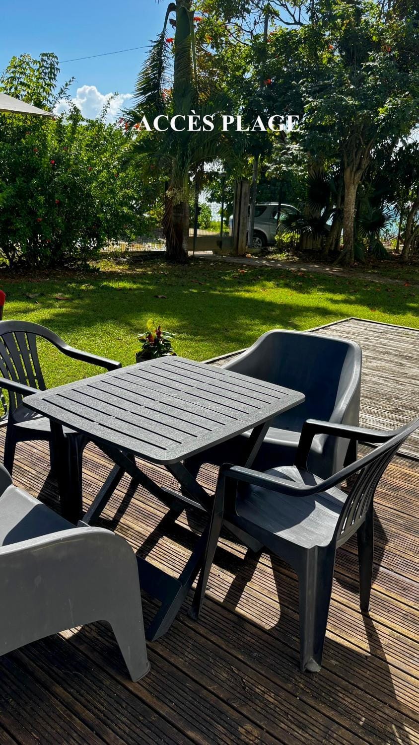 Studio avec terrasse - Accès plage et piscine Apartment in Le Gosier