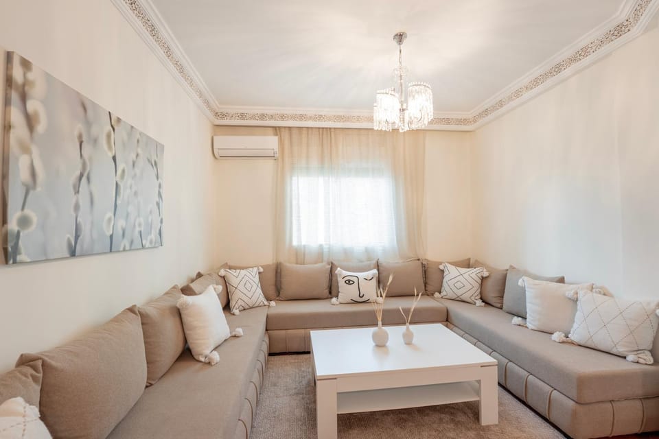 Living room, Seating area, air conditioner