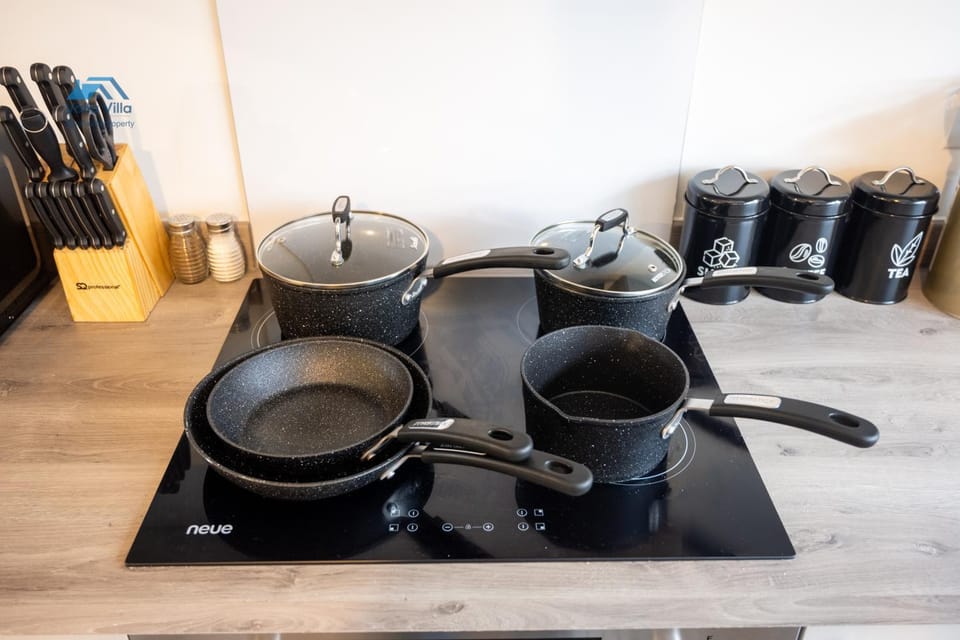 Pines Villas 1, Three Spacious 3BR Homes, Perfect for Groups Villa in Northampton