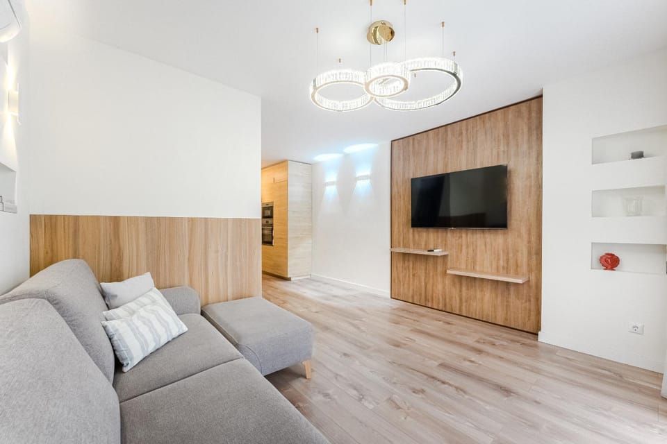 Communal lounge/ TV room, TV and multimedia, Living room, Seating area, Evening entertainment