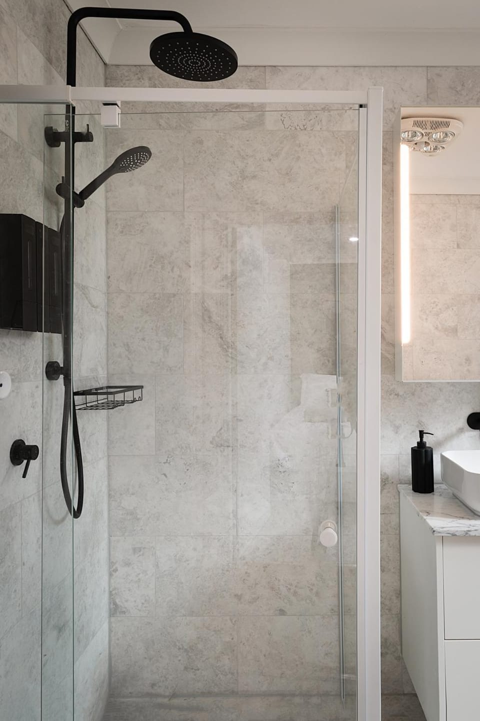 Shower, Bath, towels