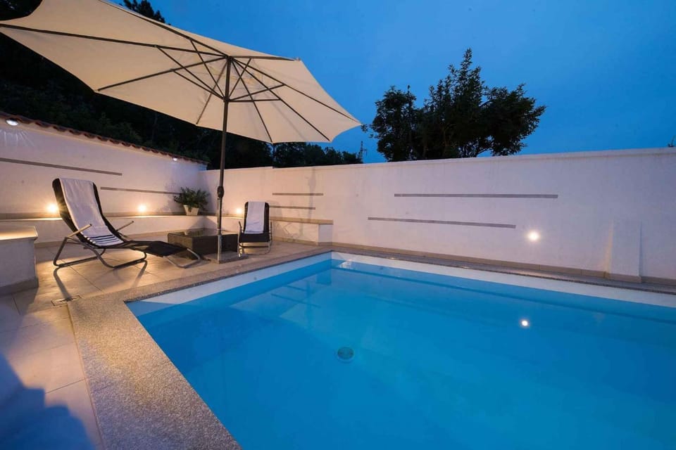 Summer, Swimming pool, sunbed