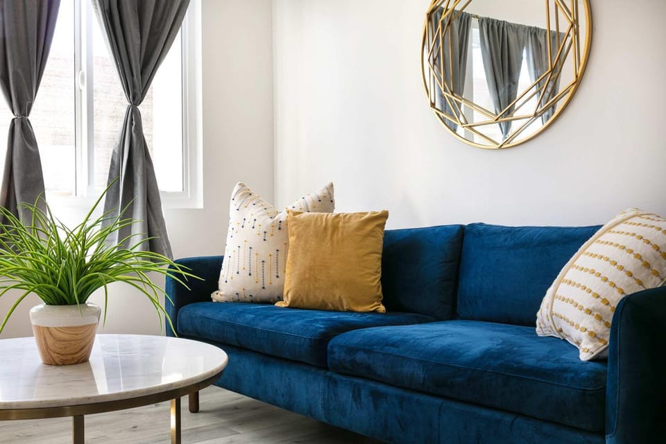 Luxury 2BR Apartment Great Area with Parking Apartment in Eagle Rock