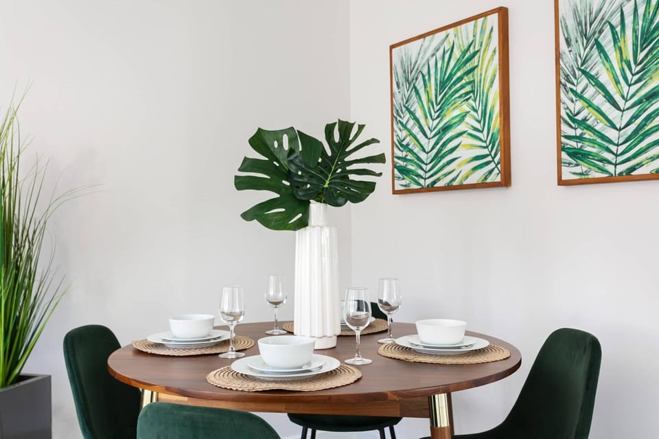 Luxury 2BR Apartment Great Area with Parking Apartment in Eagle Rock