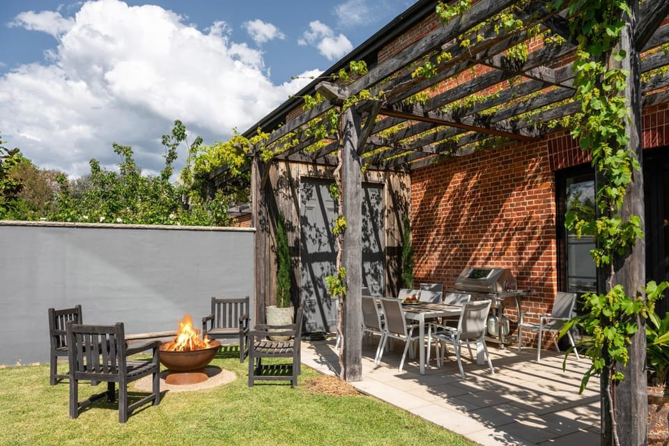 Patio, Garden, Dining area