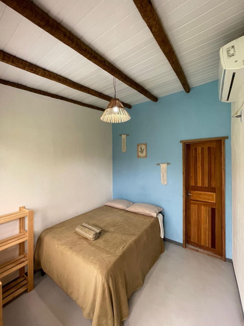 Bed, Photo of the whole room, Bedroom, air conditioner