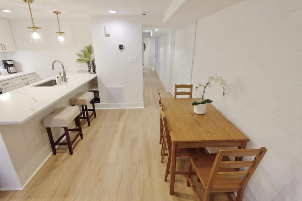 Parkside Living - Steps from Lincoln and Stanton Park Apartment in District of Columbia