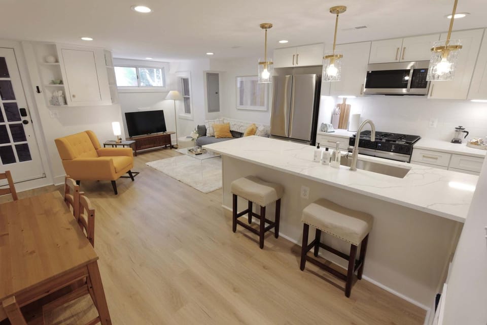 Parkside Living - Steps from Lincoln and Stanton Park Apartment in District of Columbia