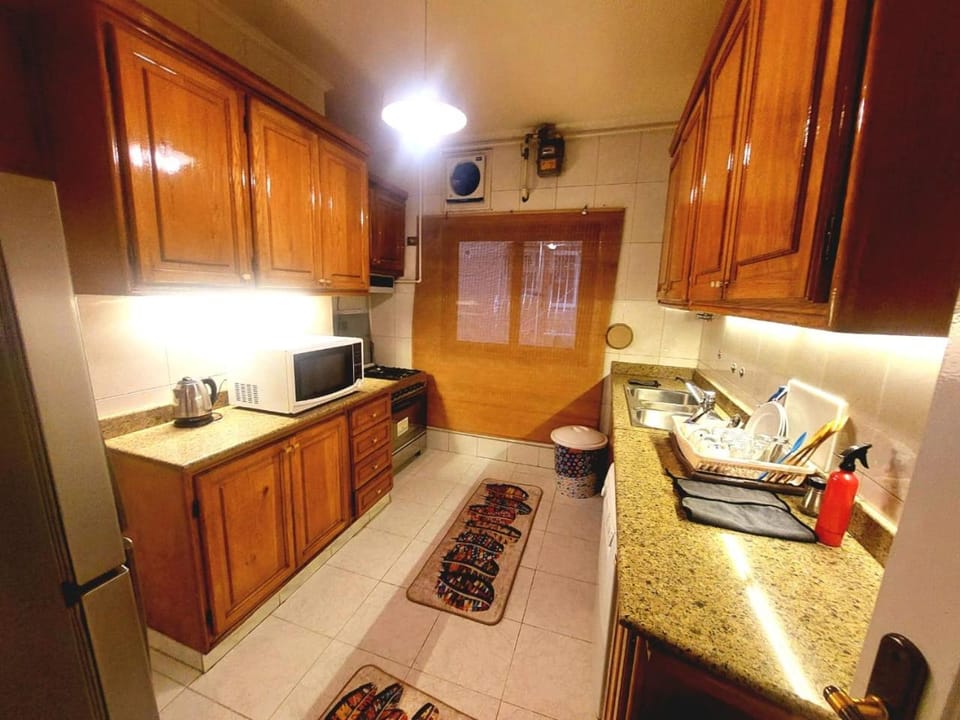Coffee/tea facilities, Kitchen or kitchenette, dishwasher, minibar, oven