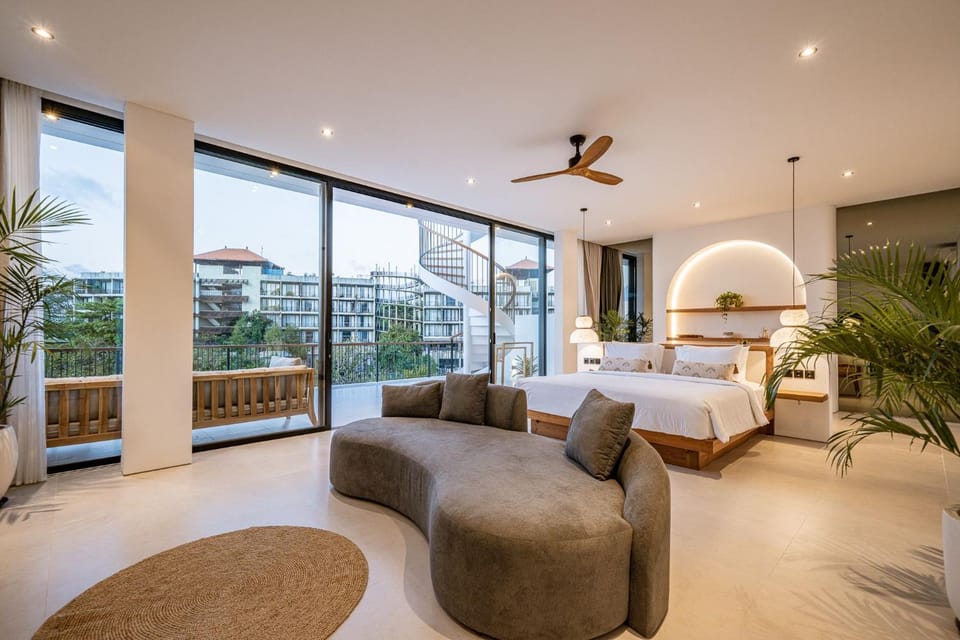 Bed, Seating area, Bedroom