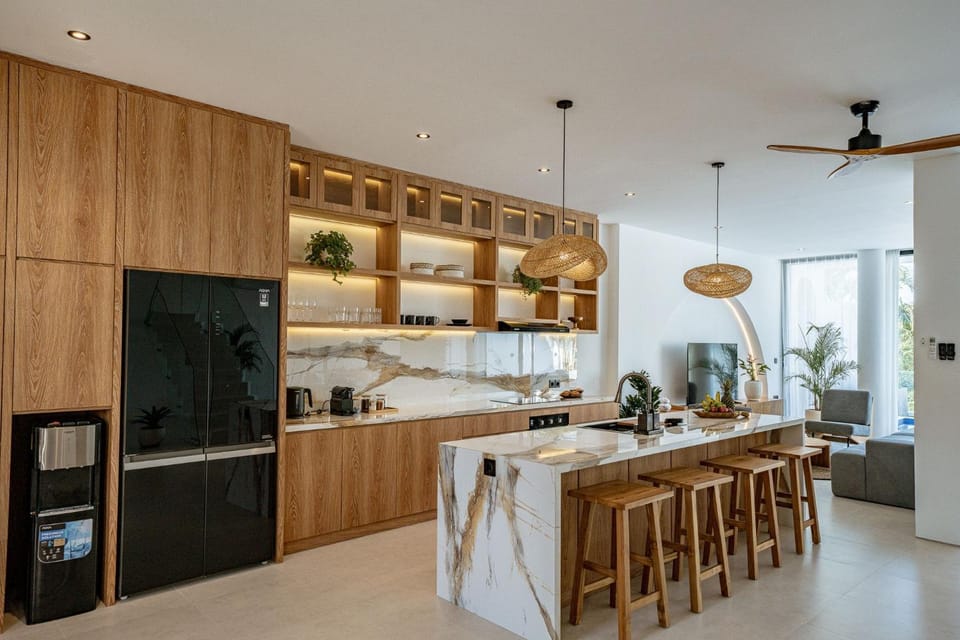 Coffee/tea facilities, Kitchen or kitchenette, oven, stove