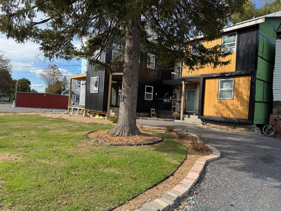 LeCabrera apartments rentals 2A Apartment in Maine