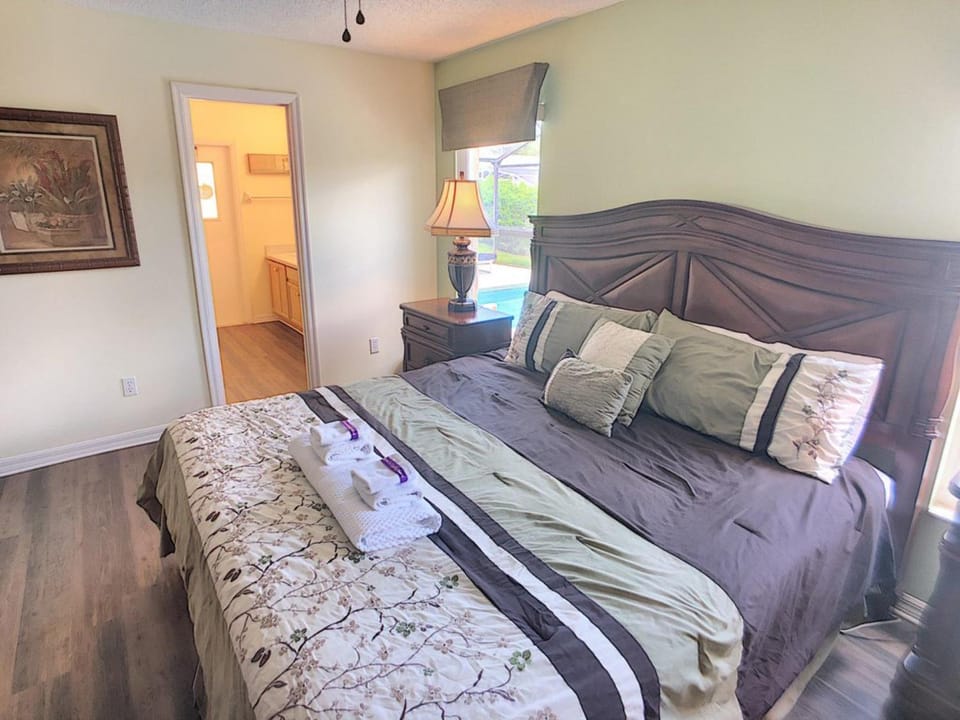 Rocco's Retreat House in Bay Lake