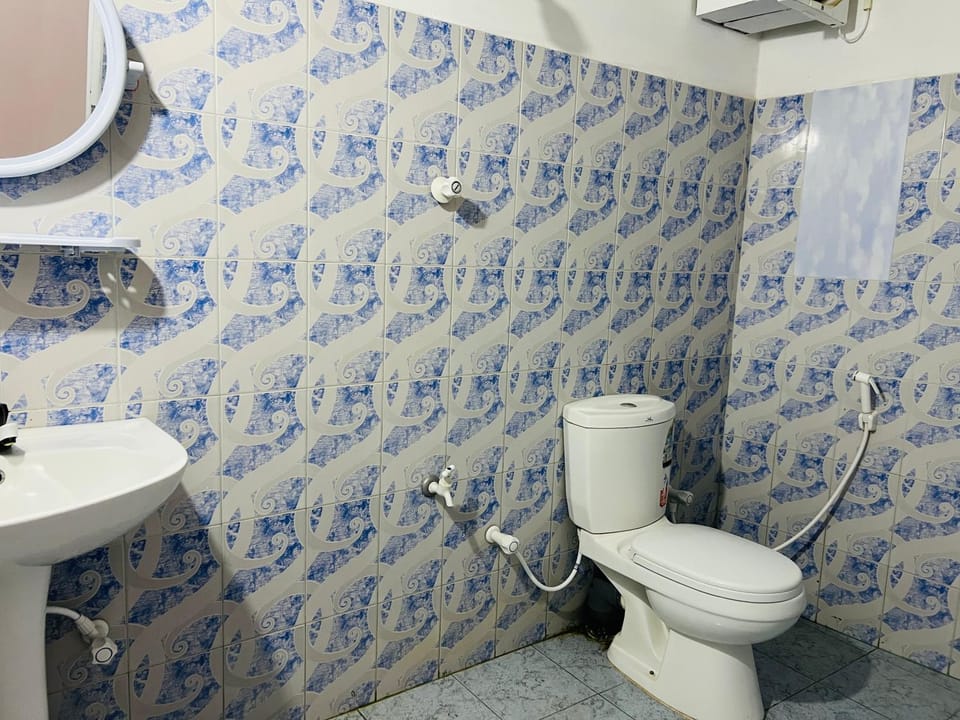Nishadi Holiday Inn Kataragama Hotel in Southern Province