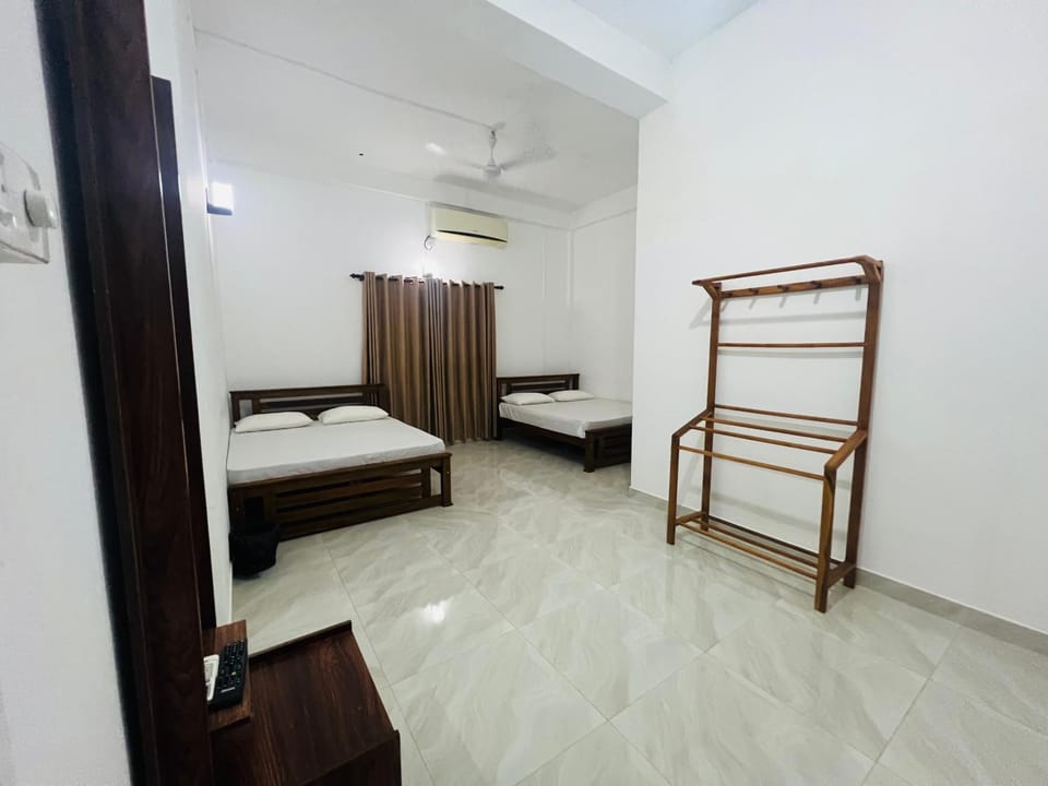 Nishadi Holiday Inn Kataragama Hotel in Southern Province
