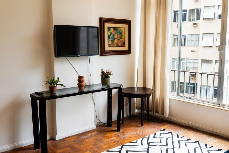 Copacabana Classic - Top Location - Budget flat Apartment in Rio de Janeiro