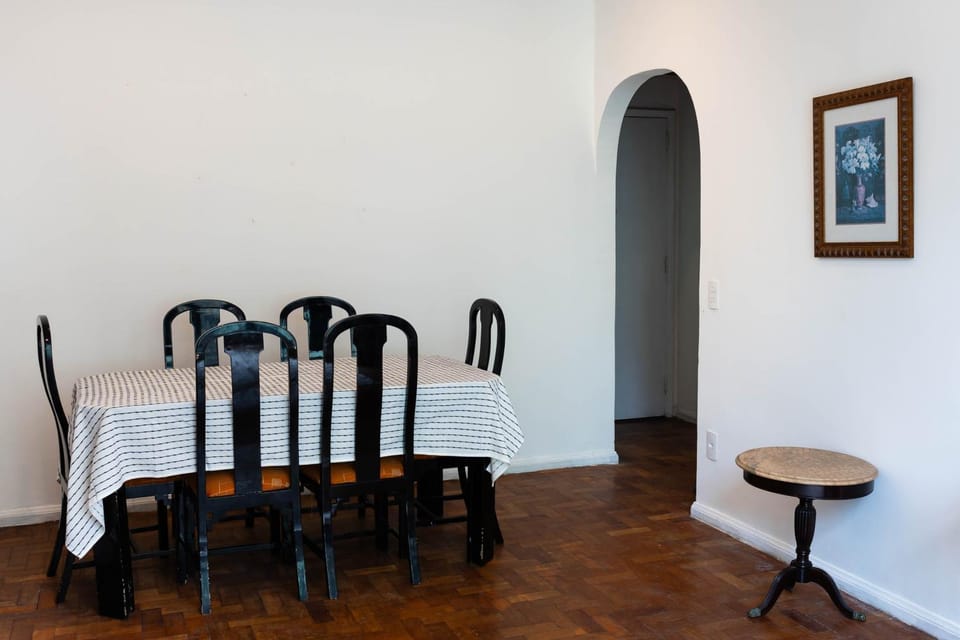Copacabana Classic - Top Location - Budget flat Apartment in Rio de Janeiro