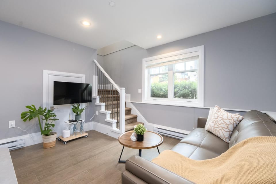 Communal lounge/ TV room, Living room, Seating area