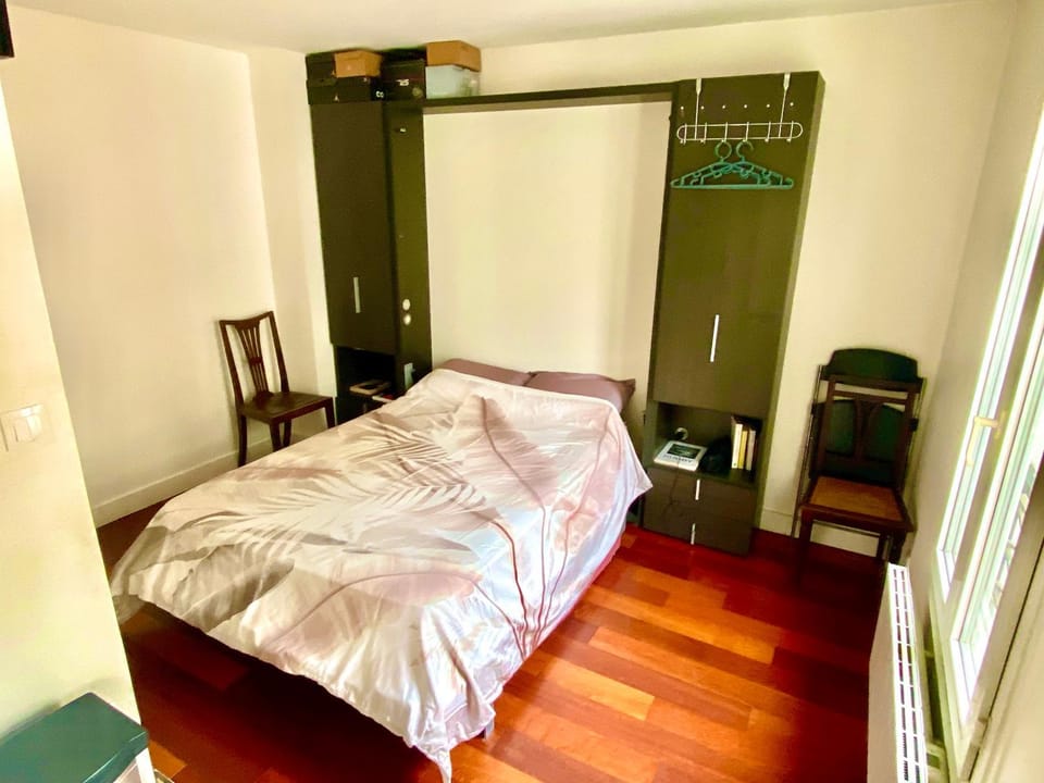 Montmartre village Bed and Breakfast in Paris