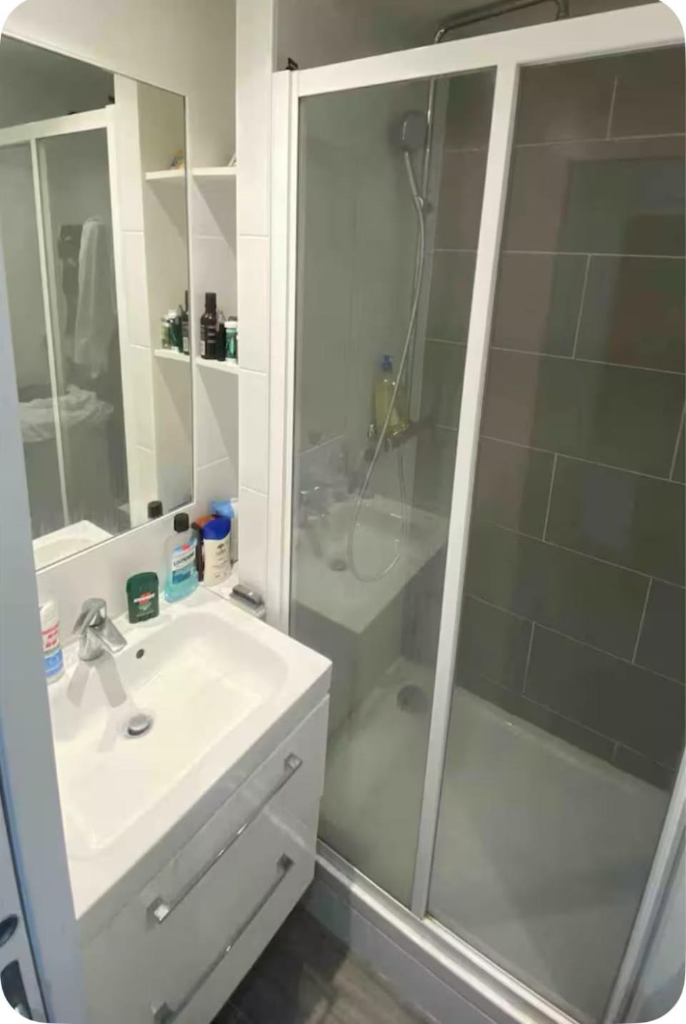 Montmartre village Bed and Breakfast in Paris