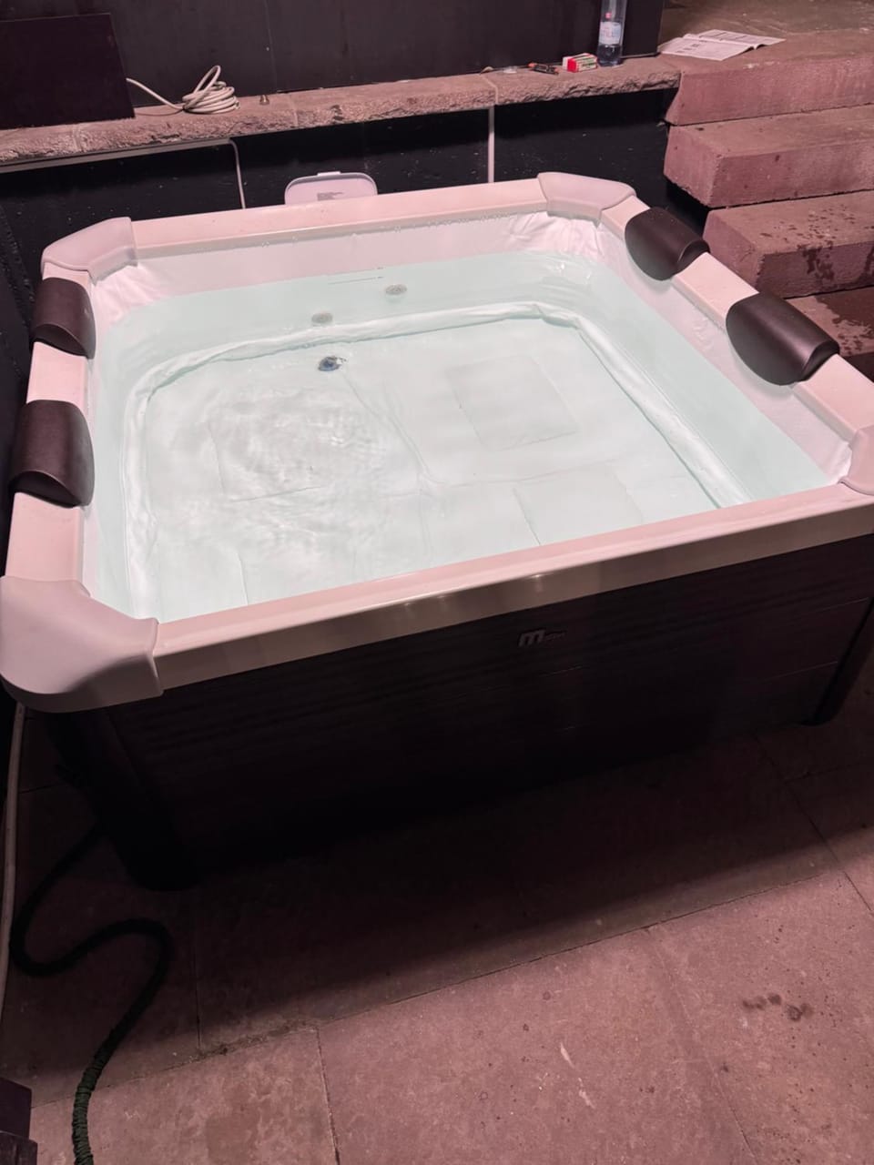 Hot Tub, Hot Tub