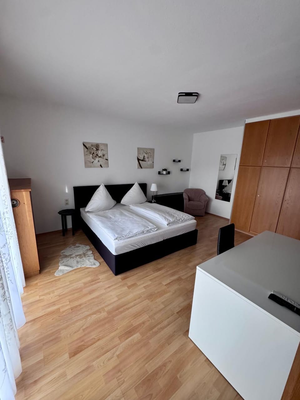 Photo of the whole room