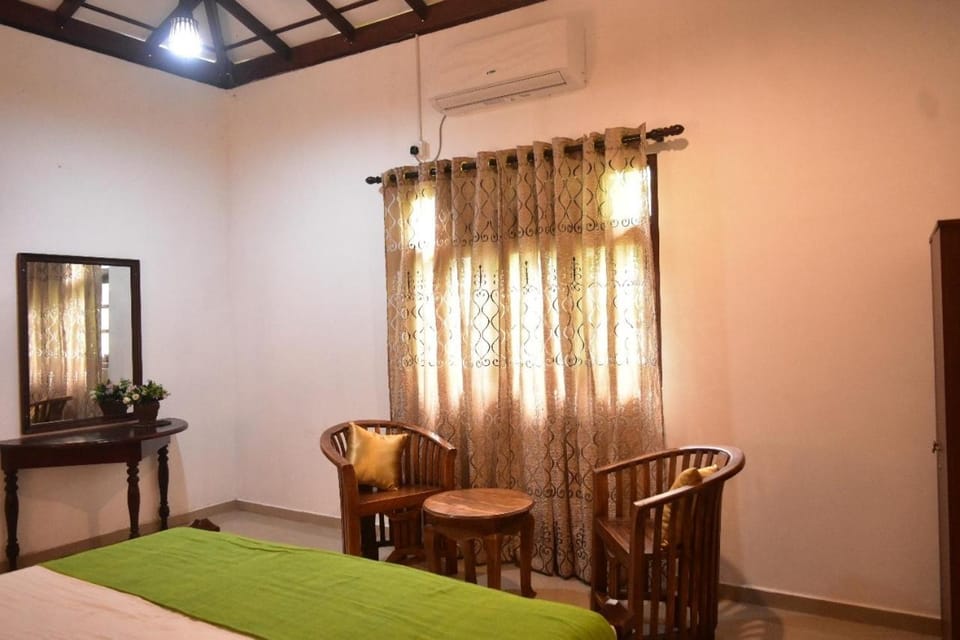 Bedroom, hair dresser, air conditioner