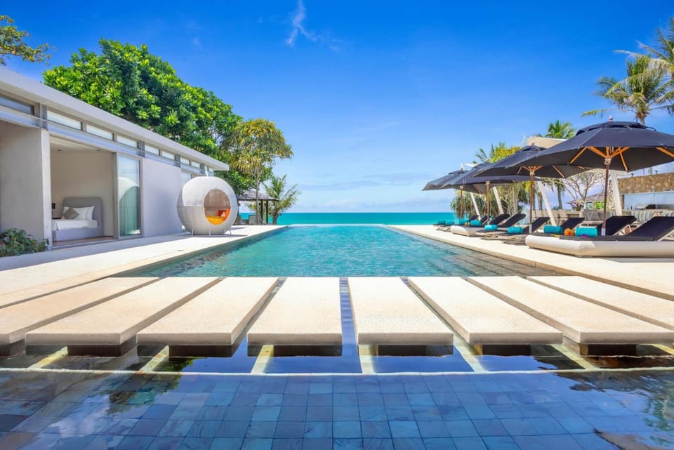 Day, Swimming pool, sunbed
