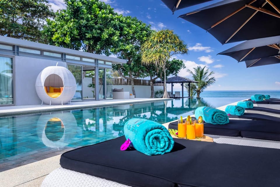 Day, Sea view, Swimming pool, sunbed, towels