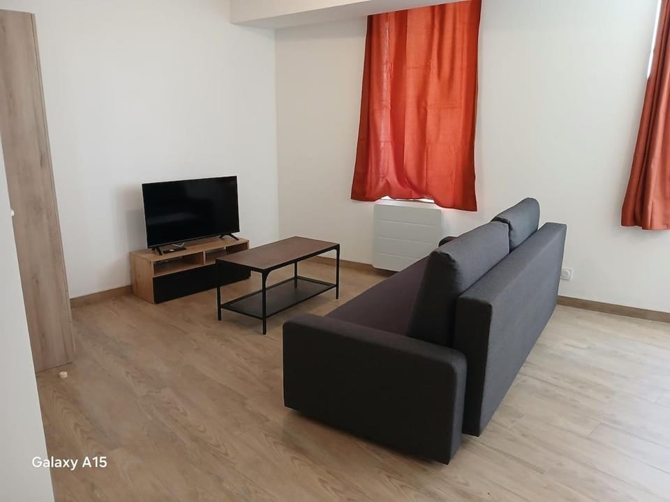Beau studio au centre du vieux Nyons en Drôme Provençale Apartment in Provence