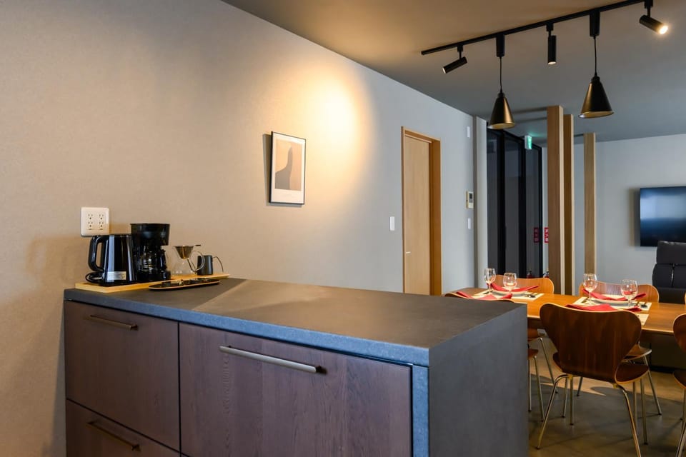 Dining area, kitchen