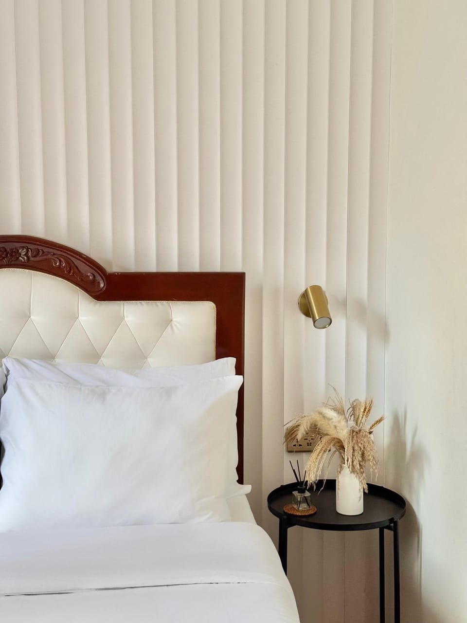Property building, Bed, Bedroom