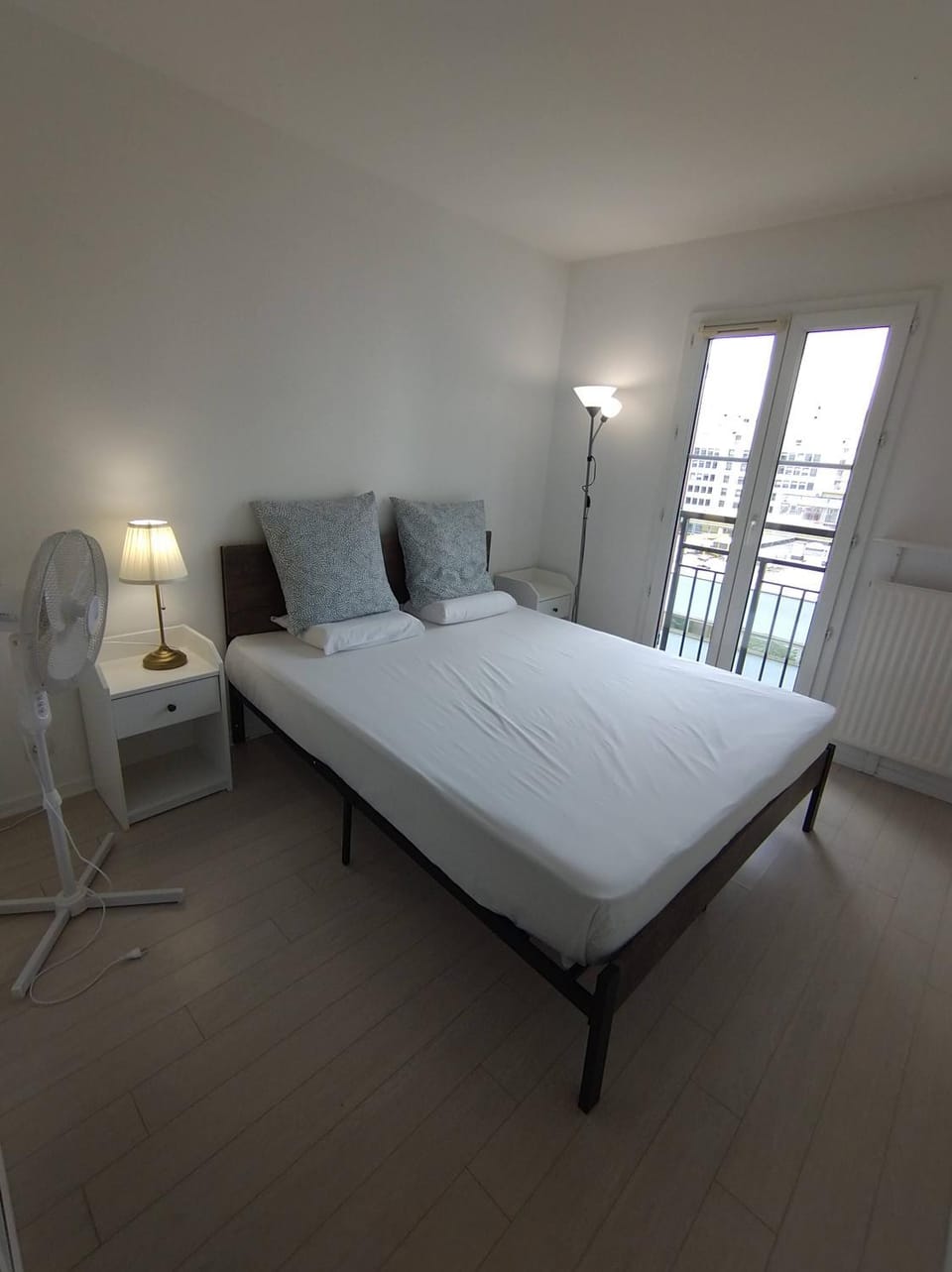 Cozy 3 Bedrooms Balcony La Défense Parking Apartment in Courbevoie