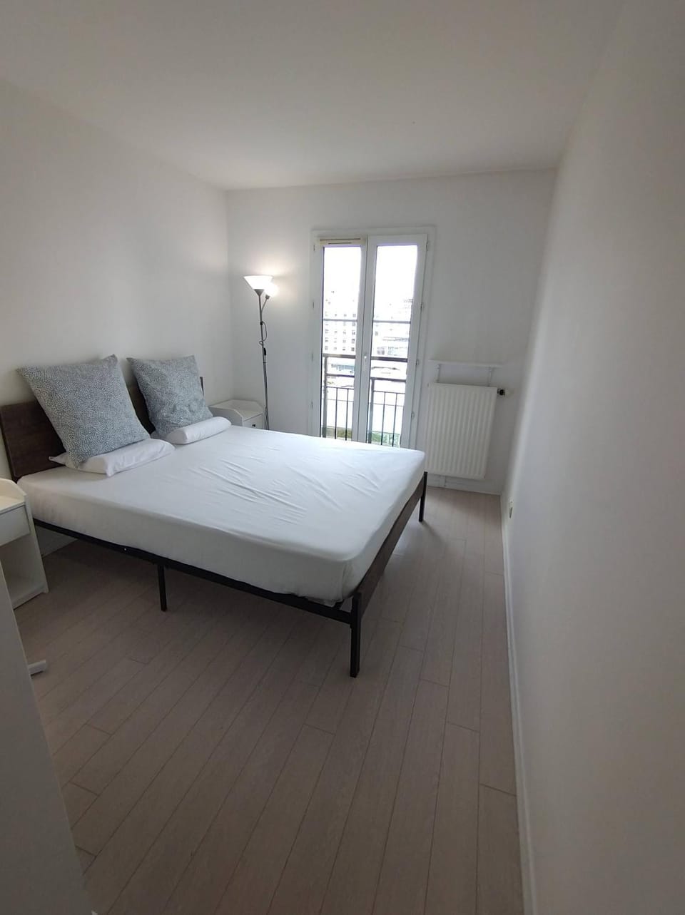 Cozy 3 Bedrooms Balcony La Défense Parking Apartment in Courbevoie