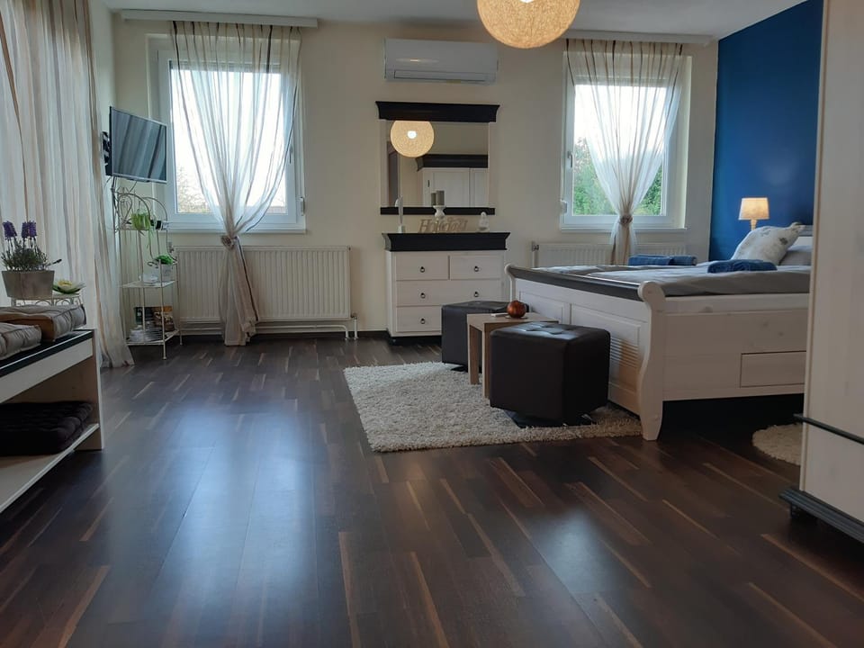 Photo of the whole room, Bedroom