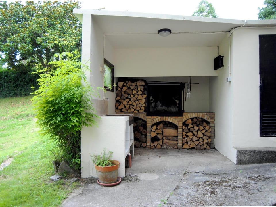 CASERÍO MENDOZA Gautegiz-Arteaga House in Basque Country