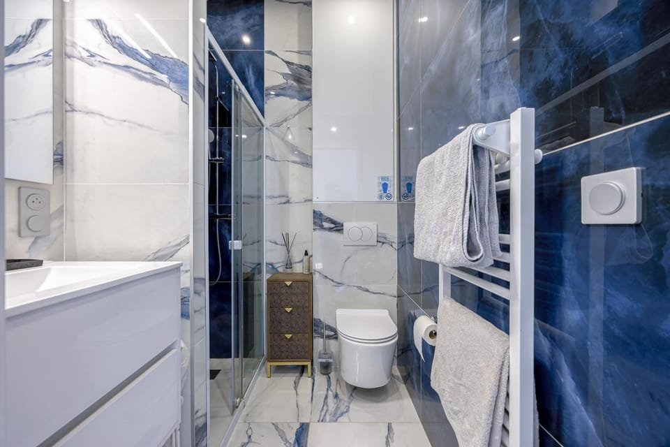 Shower, Bathroom