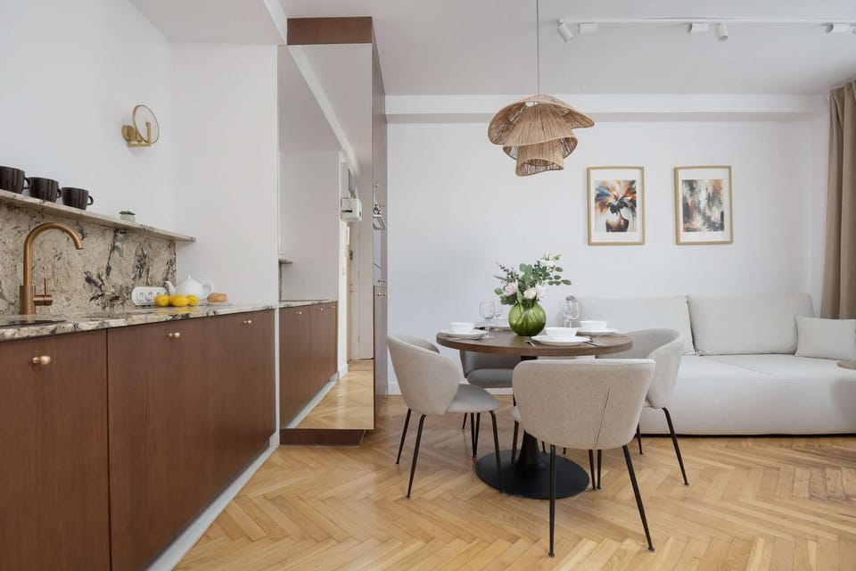 Kitchen or kitchenette, Living room