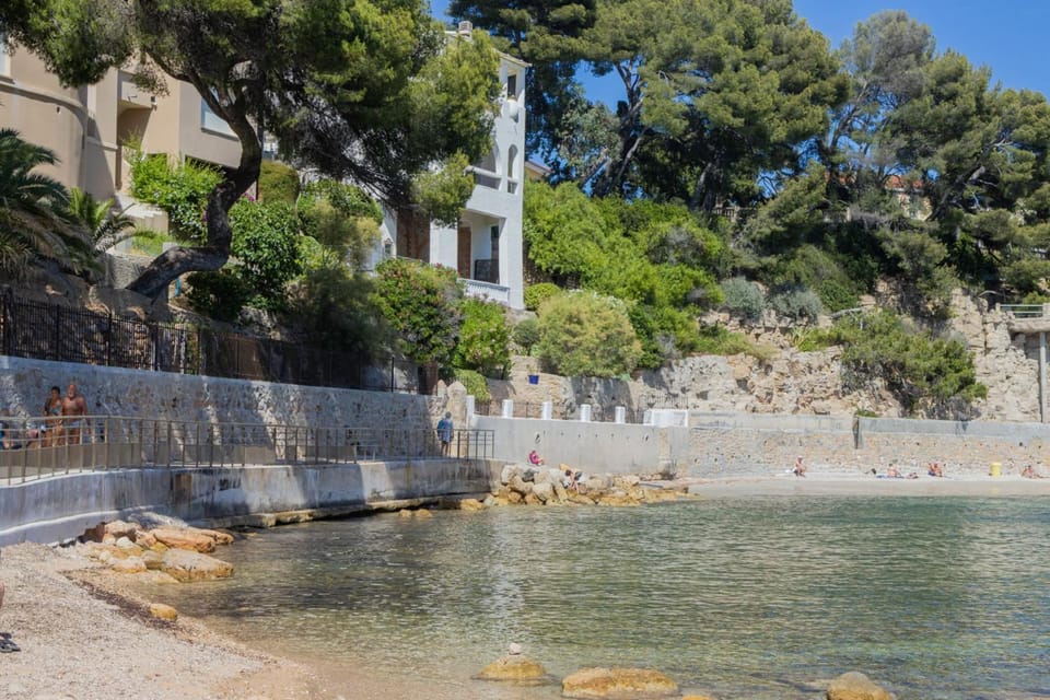LEscapade Bandolaise T2 - Terrasse vue Mer - Centre Bandol Apartment in French Riviera