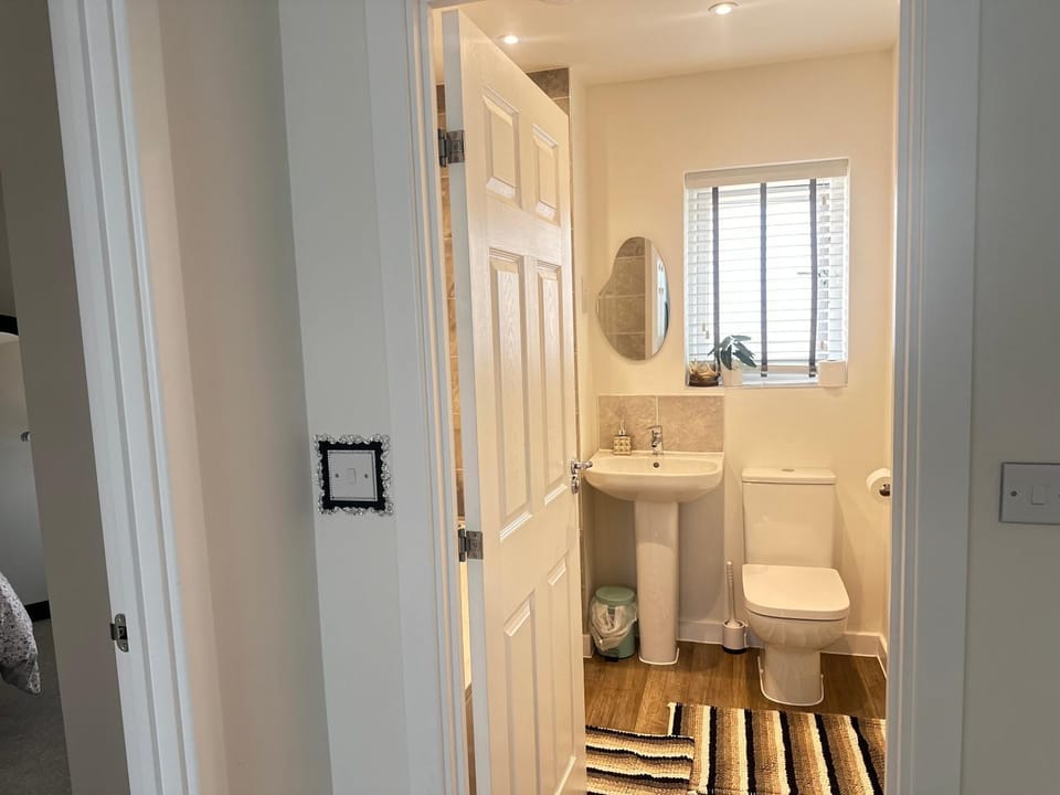 Toilet, Bathroom, acessibility