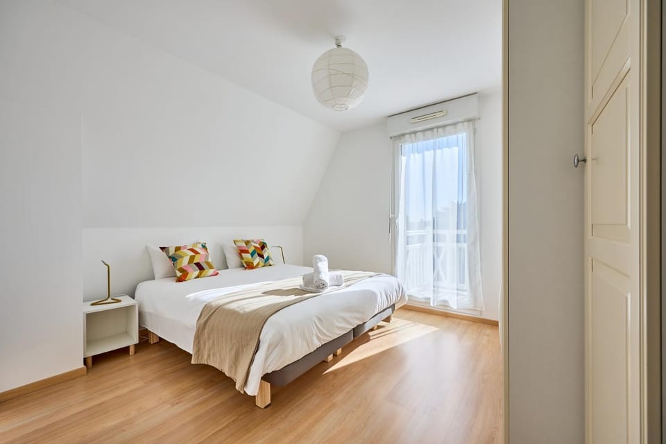 Bed, Bedroom