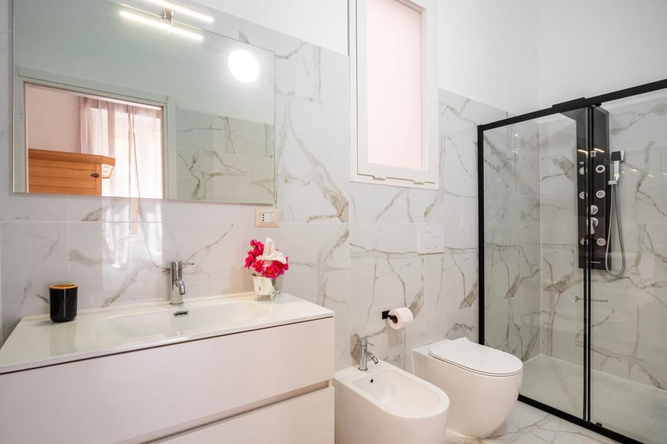 Bathroom, Living room