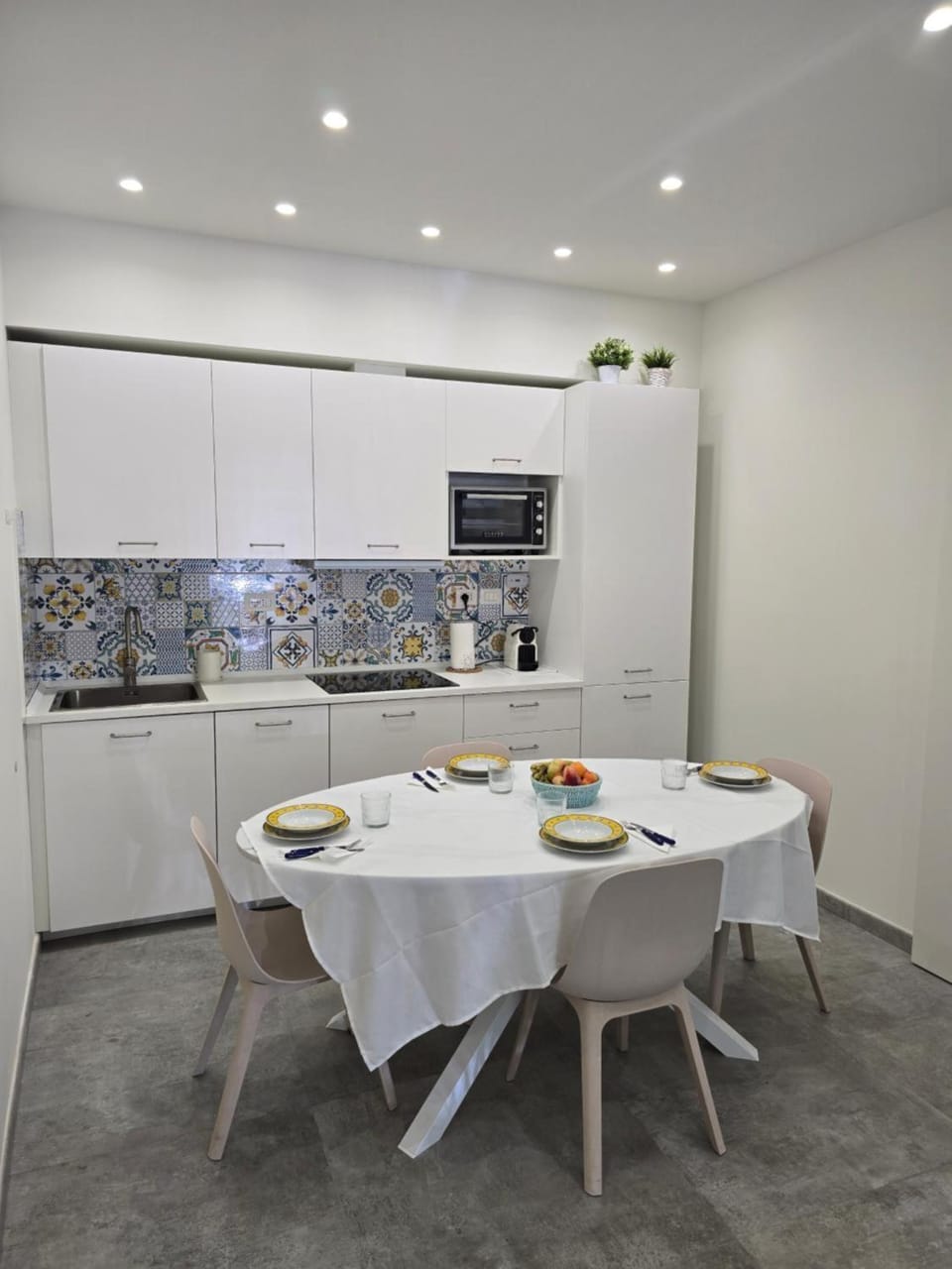 Property building, Kitchen or kitchenette, Living room