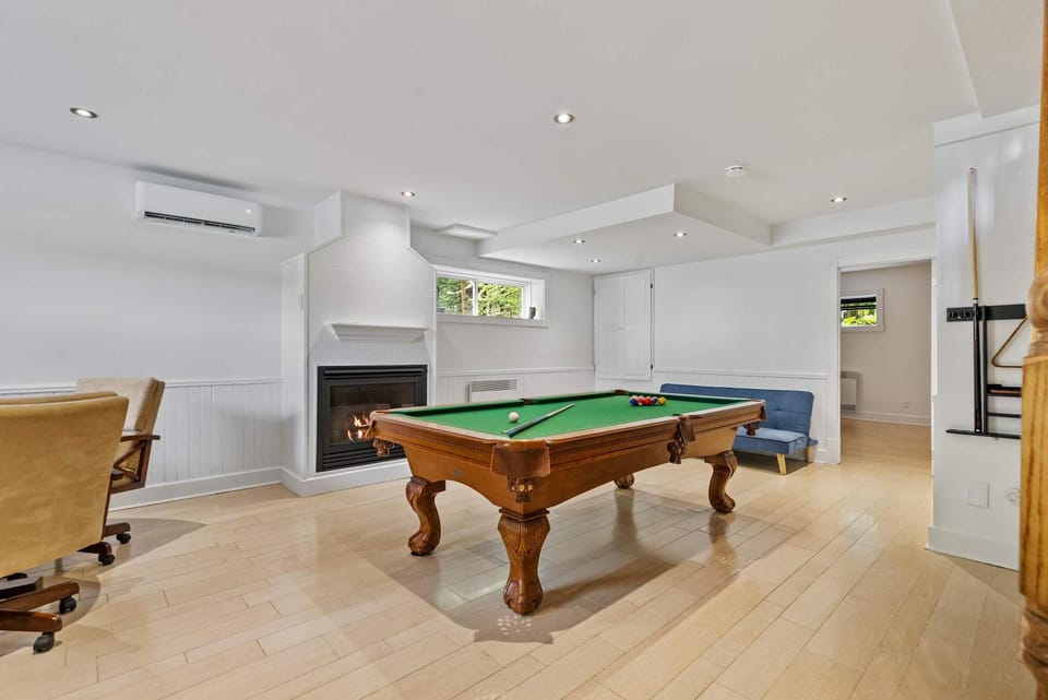 Lake - Spa - Pool Table - Chalet Ookpik Chalet in New Hampshire