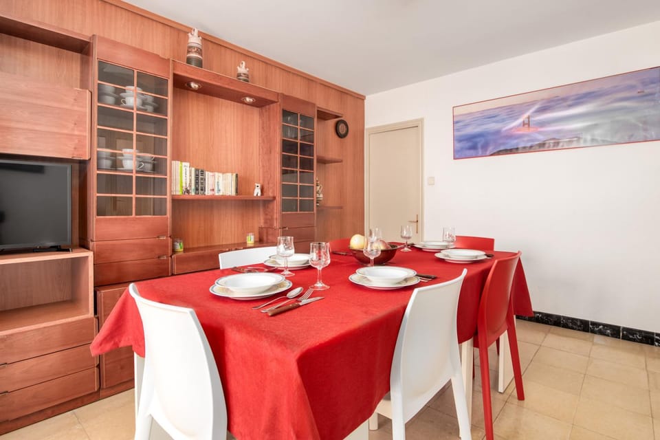 TV and multimedia, Dining area