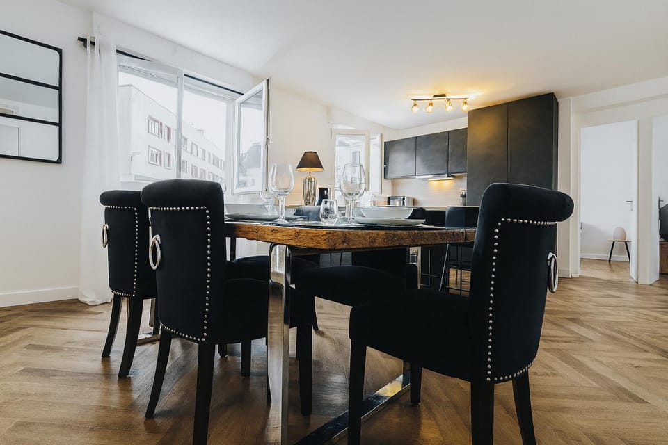 Dining area, Meals