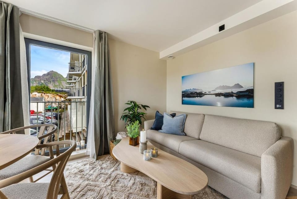 Modern & Elegant Apartment in Henningsvær Apartment in Lofoten