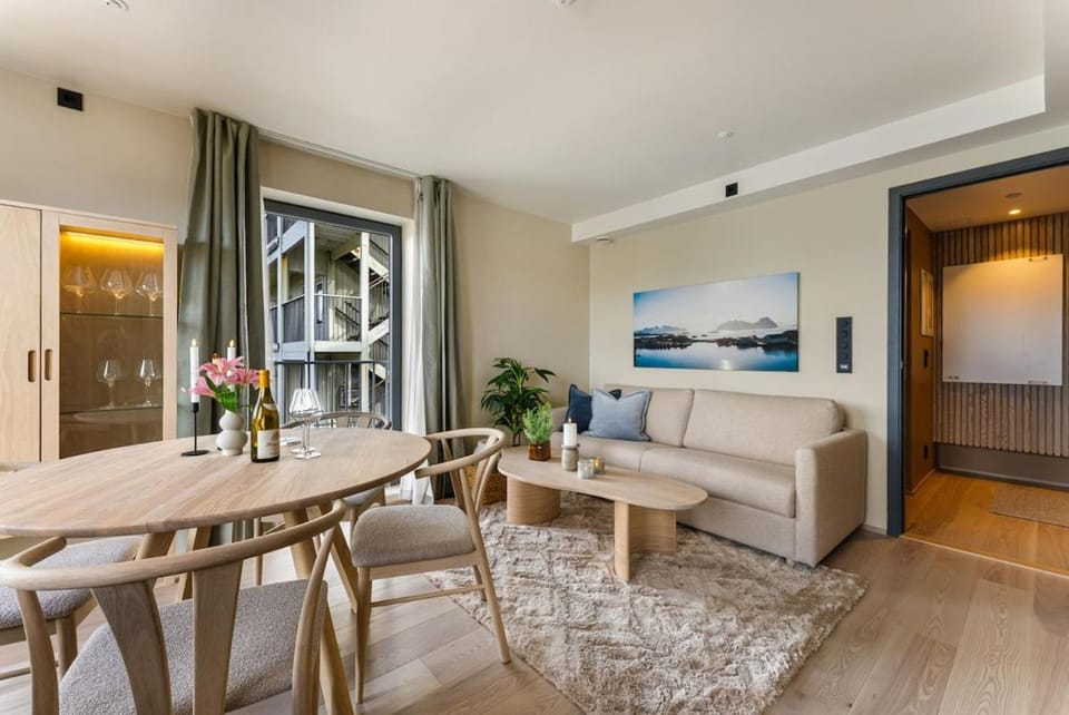 Modern & Elegant Apartment in Henningsvær Apartment in Lofoten
