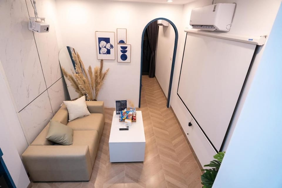 Kitchen or kitchenette, Living room, Seating area