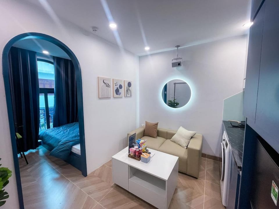Photo of the whole room, Seating area